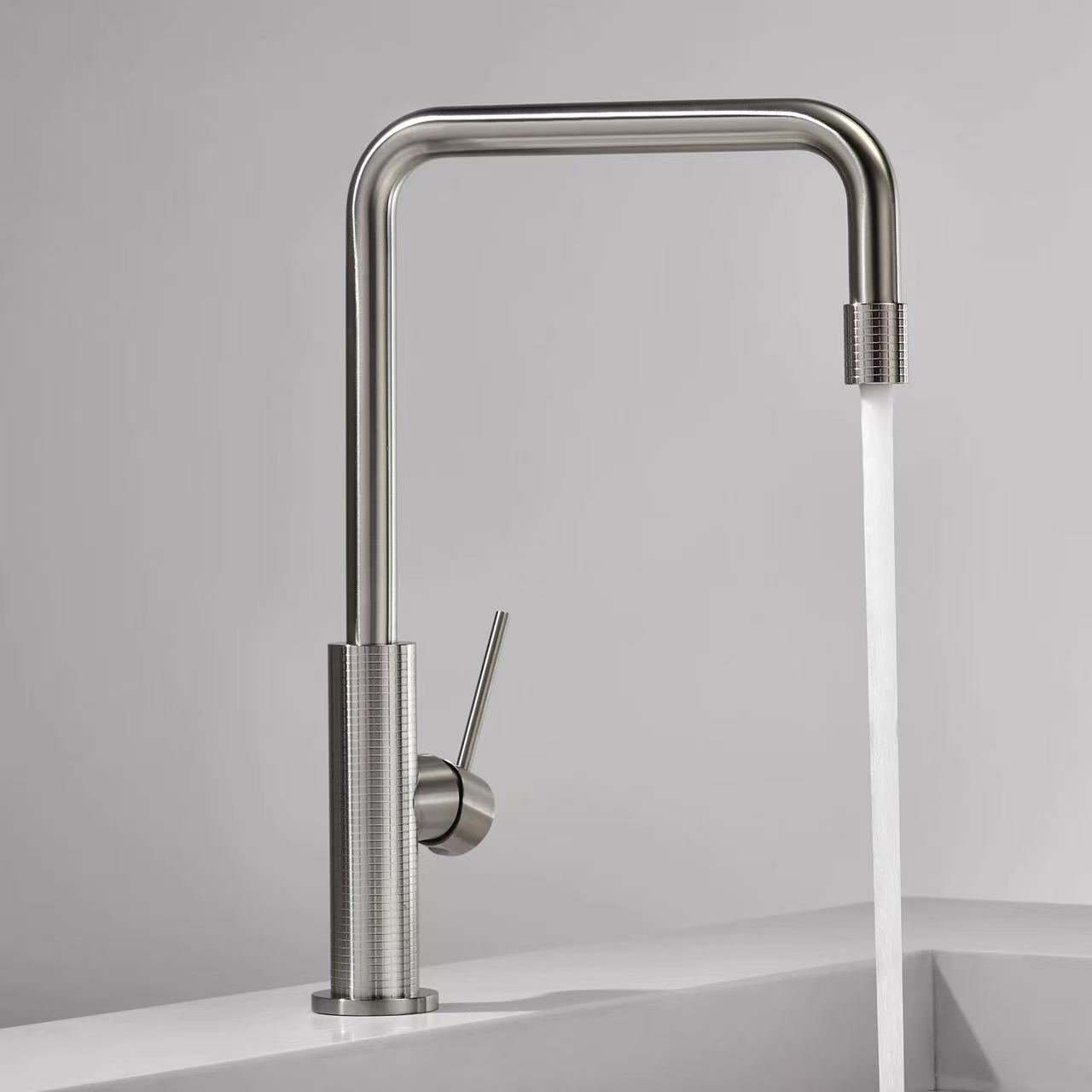 Minimalist L-Shaped Tube Knurled Kitchen Hot And Cold Faucet